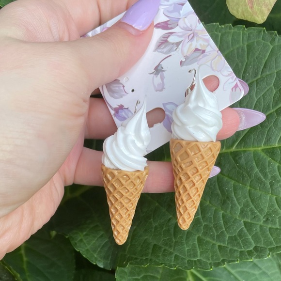 KAWAII🍦Ice Cream Earrings - Picture 3 of 3